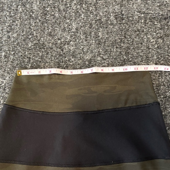 Lululemon Sz 4 Yoga Over High-Waisted Pencil Skirt In Striped Green Camo/Black - Picture 6 of 8